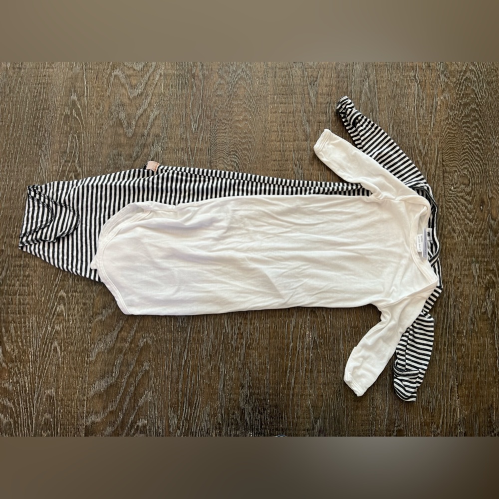 2 baby sleep gowns 0-6 months